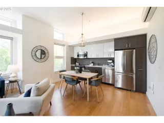 Photo #2: 457664944 Listing