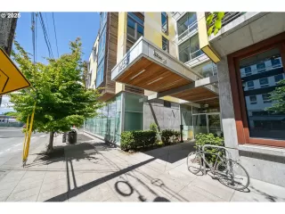 Photo #5: 457664944 Listing