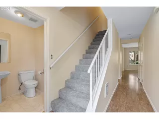 Photo #5: 458079427 Listing