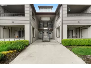 Photo #2: 458963571 Listing 