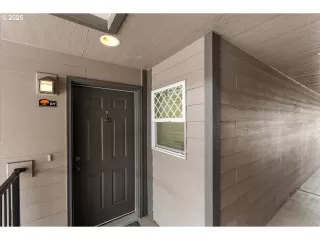 Photo #3: 458963571 Listing 