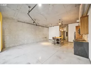 Photo #5: 459071911 Listing 