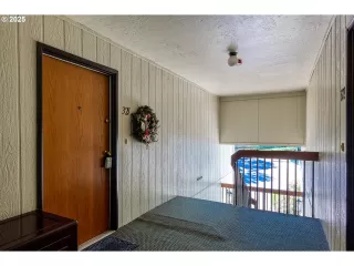 Photo #1: 459393274 Listing