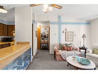 Photo #2: 459393274 Listing