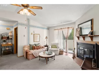 Photo #3: 459393274 Listing