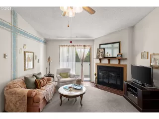 Photo #4: 459393274 Listing