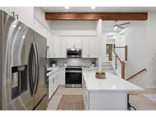 Photo #5: 459463936 Listing
