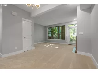 Photo #3: 460400741 Listing 