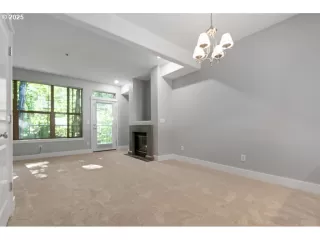 Photo #4: 460400741 Listing 