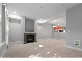 Photo #5: 460400741 Listing 