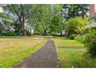 Photo #4: 460530309 Listing