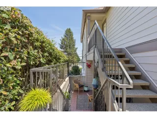 Photo #4: 460854609 Listing