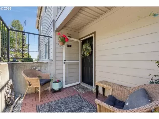 Photo #5: 460854609 Listing
