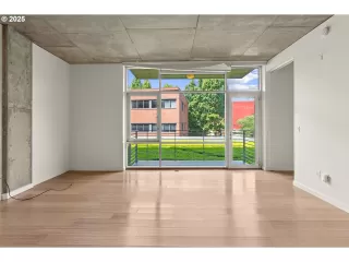 Photo #2: 460994586 Listing