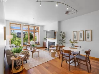 Photo #3: 461153022 Listing 