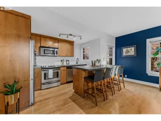 Photo #6: 461178047 Listing 