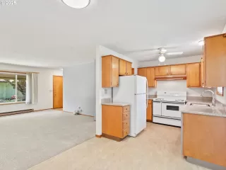 Photo #2: 461528413 Listing