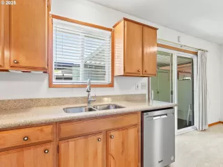 Photo #6: 461528413 Listing