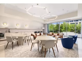 Photo #2: 461597774 Listing 