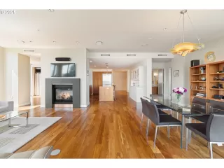 Photo #4: 461597774 Listing 