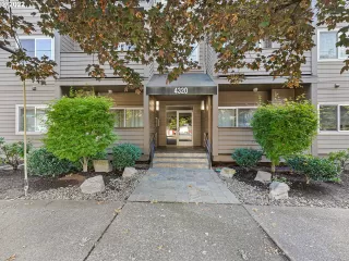 More Details about MLS # 461733620 : 4320 S CORBETT AVE 206