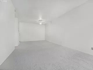 Photo #6: 461733620 Listing 