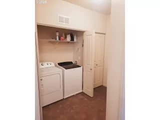 Photo #6: 462316355 Listing