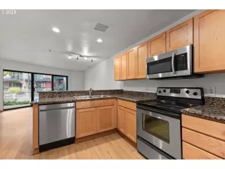 Photo #5: 463033608 Listing