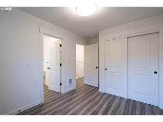 Photo #4: 463376508 Listing