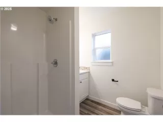 Photo #5: 463376508 Listing