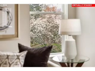 Photo #2: 463401982 Listing