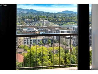 Photo #4: 463726024 Listing 