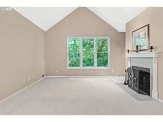 Photo #5: 464004147 Listing