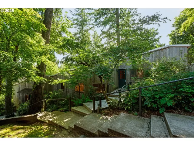 MLS: 465294106 Condo For Sale