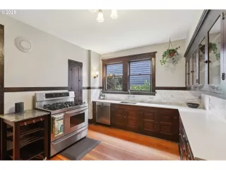 Photo #4: 465346485 Listing