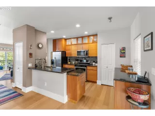 Photo #3: 465994901 Listing 