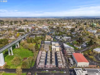 Photo #4: 466115840 Listing