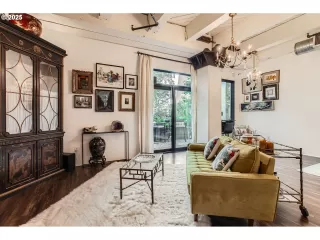 Photo #6: 466791071 Listing