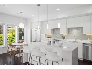 Photo #5: 466814108 Listing