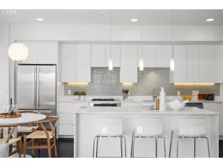 Photo #6: 466814108 Listing