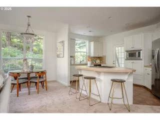 Photo #5: 466894338 Listing 