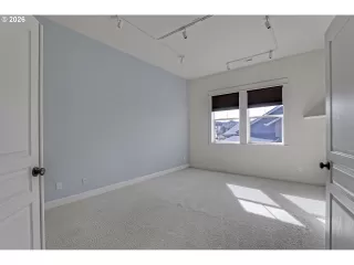 Photo #2: 467863371 Listing 