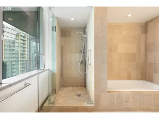 Photo #4: 467900788 Listing 