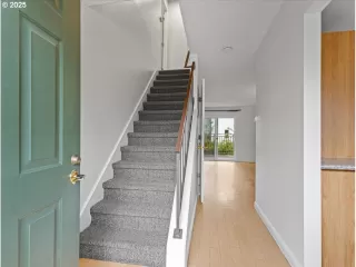 Photo #2: 468037407 Listing 