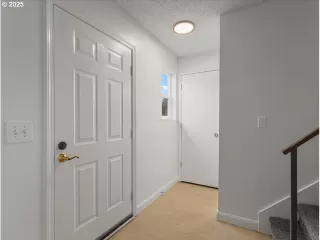 Photo #4: 468037407 Listing 