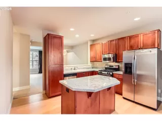 Photo #6: 468478559 Listing