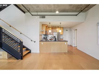 Photo #1: 469173013 Listing