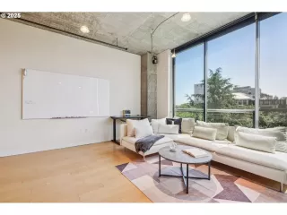 Photo #3: 469173013 Listing