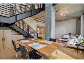 Photo #5: 469173013 Listing