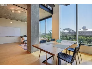 Photo #6: 469173013 Listing